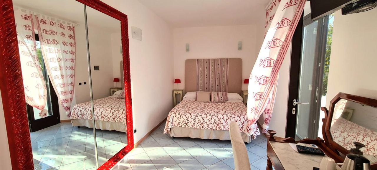 Guest House Villa Il Gabbiano ポンツァ エクステリア 写真
