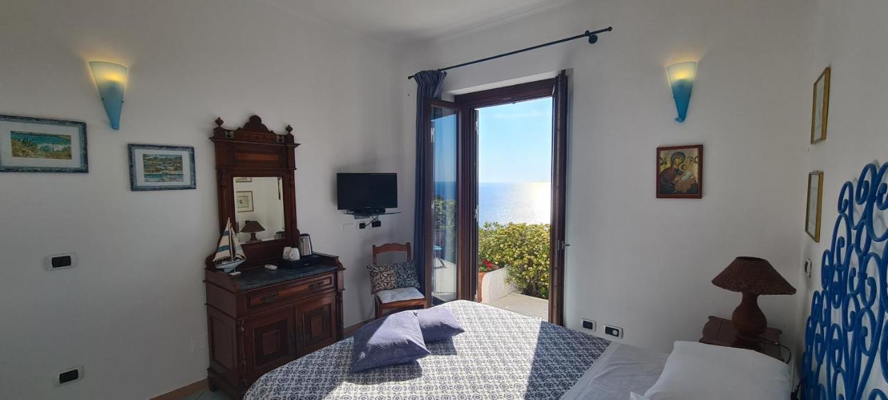Guest House Villa Il Gabbiano ポンツァ エクステリア 写真